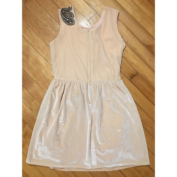 Carrement Beau Velvet Dress - Picture 7 of 7